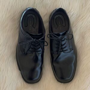 Men’s black dress shoes